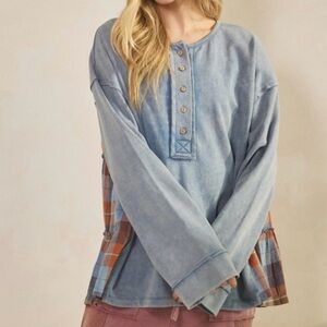 Women's Blue Plaid Button-Up Top